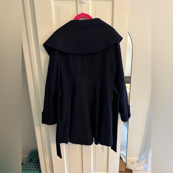 Trina Turk cashmere/wool Classic Wrap Coat (4) - Picture 3 of 5
